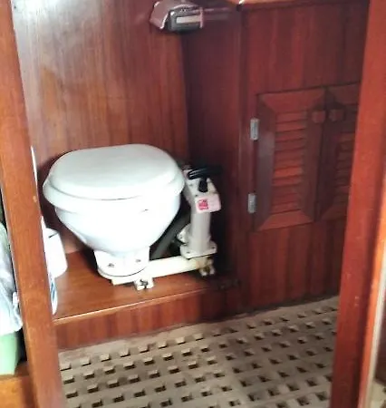 Luxury 45 Botel *